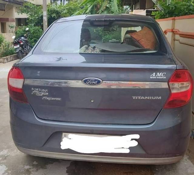 https://images10.gaadi.com/usedcar_image/4145731/original/processed_fdc9c315-28d1-42d3-96a5-ba21e6c79c56.jpg?imwidth=6400