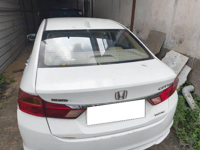 https://images10.gaadi.com/usedcar_image/4145751/original/processed_f8be4e7f-9bed-47e9-a4e0-3349405ac59a.jpg?imwidth=6400