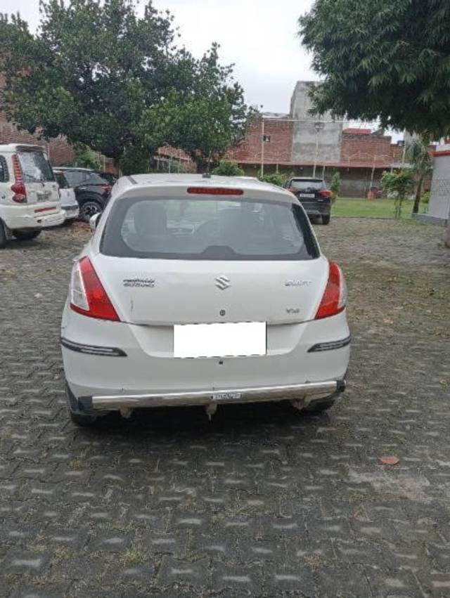 https://images10.gaadi.com/usedcar_image/4145783/original/processed_8ca264b6-bca3-4239-a074-36fc08aff2af.jpg?imwidth=6401