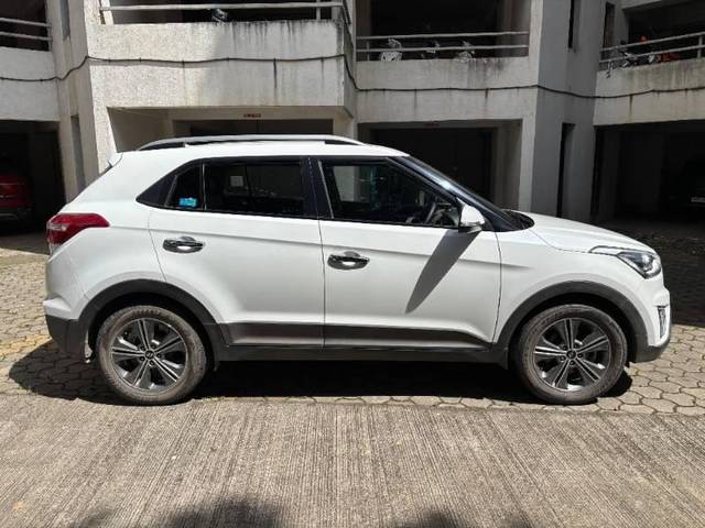 https://images10.gaadi.com/usedcar_image/4145880/original/processed_b7e3e629-88e4-4e5d-adf4-849e901808dd.jpg?imwidth=6401