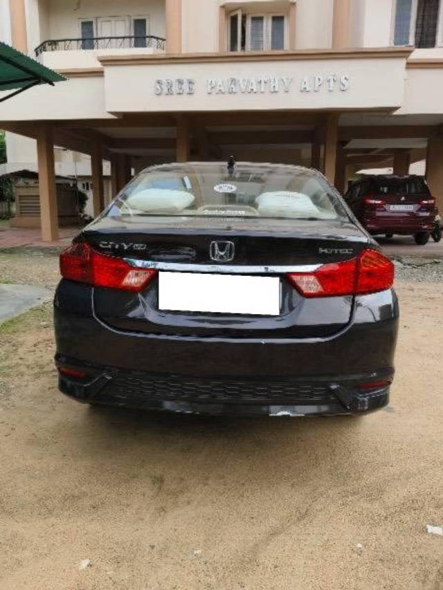 https://images10.gaadi.com/usedcar_image/4146017/original/processed_d9f700e6-a04e-4de6-8675-6555c47be0dc.jpg?imwidth=6401