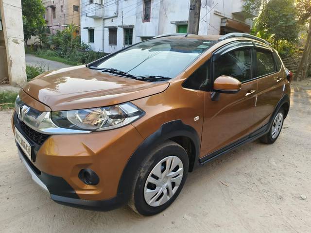 https://images10.gaadi.com/usedcar_image/4146022/original/processed_3822b587e148900f609052204f9e012e.jpg?imwidth=6400