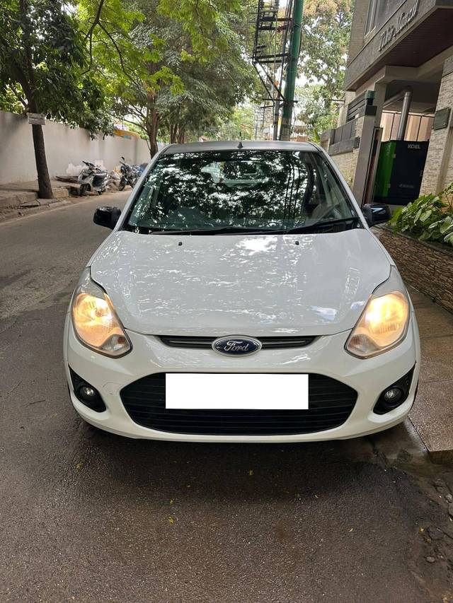 https://images10.gaadi.com/usedcar_image/4146034/original/processed_e5ab649eb29bca42ced033d3adf3c65c.jpg?imwidth=6402