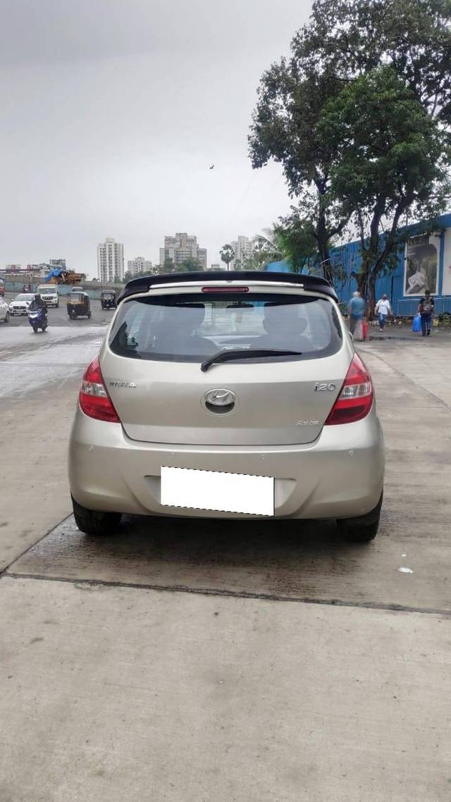 https://images10.gaadi.com/usedcar_image/4146197/original/processed_d7f6205a51ae3c84abd58598bcb93061.jpg?imwidth=6402