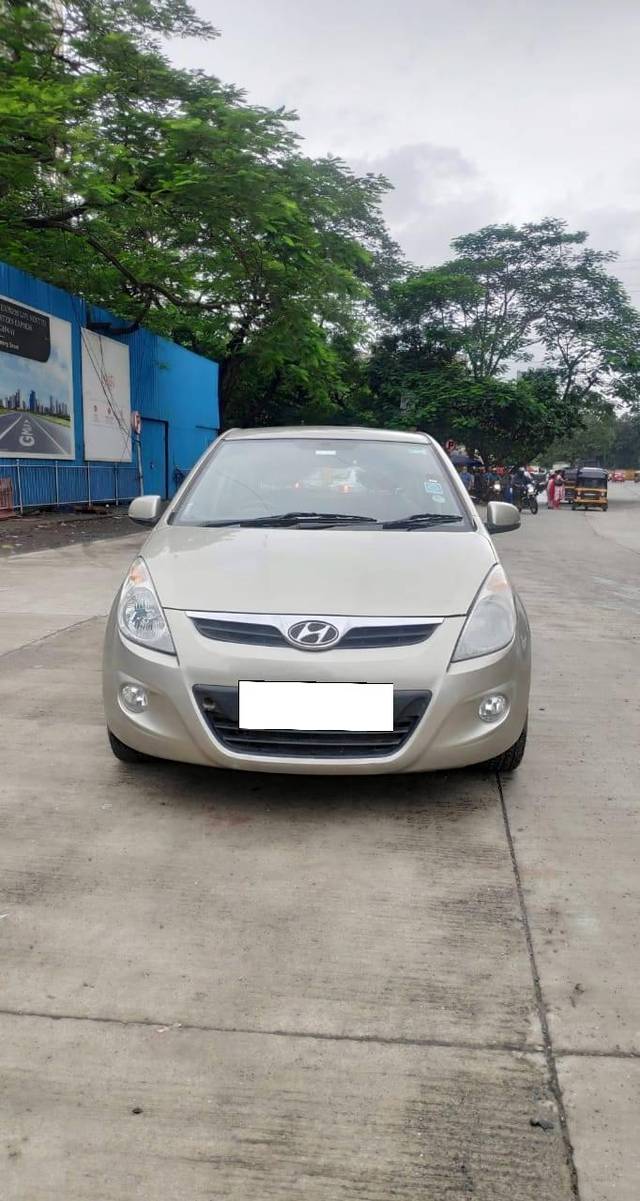 https://images10.gaadi.com/usedcar_image/4146197/original/processed_ecc5992056414e83a7bd027758d22c3e.jpg?imwidth=6400