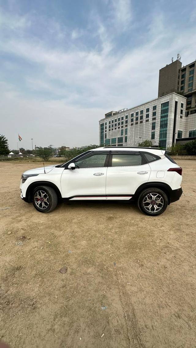 https://images10.gaadi.com/usedcar_image/4146224/original/ed2f8898972c3209a9f6e55591a8ca20.jpg?imwidth=6402