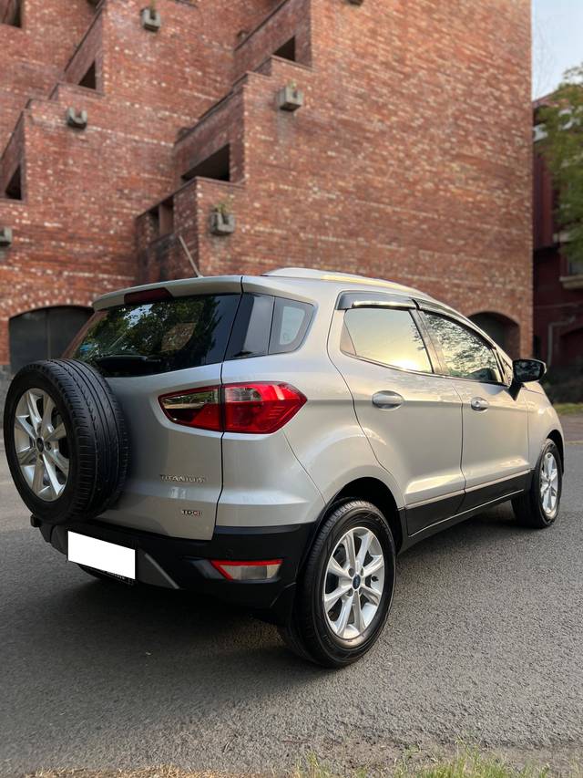 https://images10.gaadi.com/usedcar_image/4146236/original/processed_50bf5eca6404fb24cb2ba57fea0e9aa6.jpg?imwidth=6400