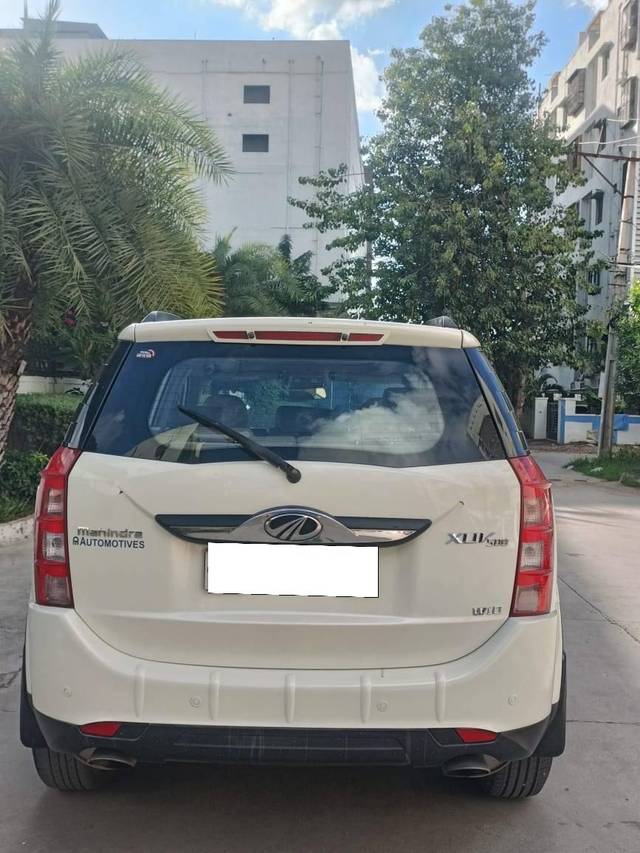 https://images10.gaadi.com/usedcar_image/4146250/original/processed_3ea00dab316bb9172fa268bcd07fce9c.jpg?imwidth=6402