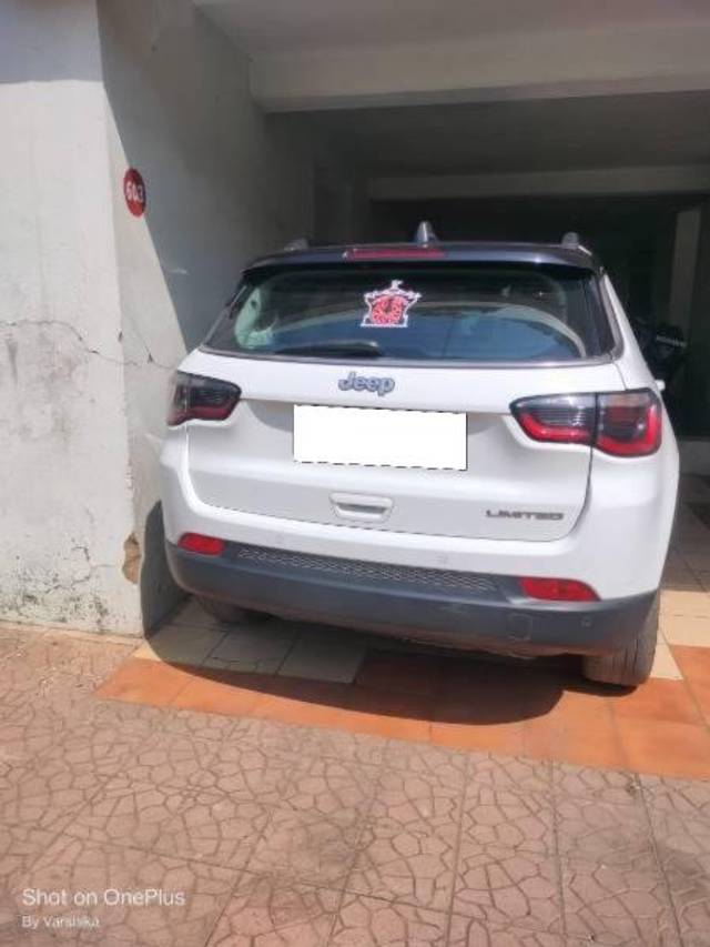 https://images10.gaadi.com/usedcar_image/4146397/original/processed_6a3bcde7-136b-4099-a4e1-9e879d96c0d7.jpeg?imwidth=6401