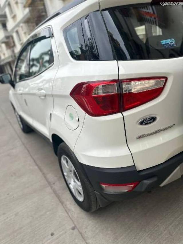 https://images10.gaadi.com/usedcar_image/4146398/original/processed_9de58fe9-820d-477a-9f96-75afb825b5c7.jpeg?imwidth=6402