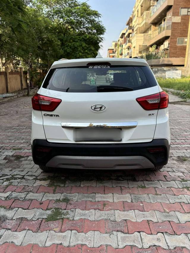 https://images10.gaadi.com/usedcar_image/4146787/original/processed_678bbd8e8343d05116666813a350ecf6.jpg?imwidth=6402