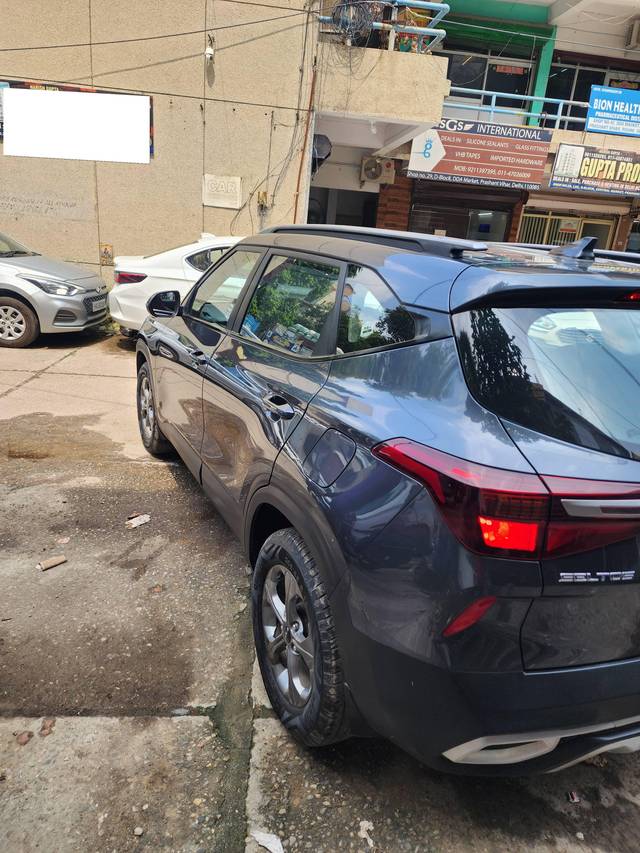 https://images10.gaadi.com/usedcar_image/4146850/original/processed_c3eea35ad09150edbb9383ed6a9c396e.jpg?imwidth=6400