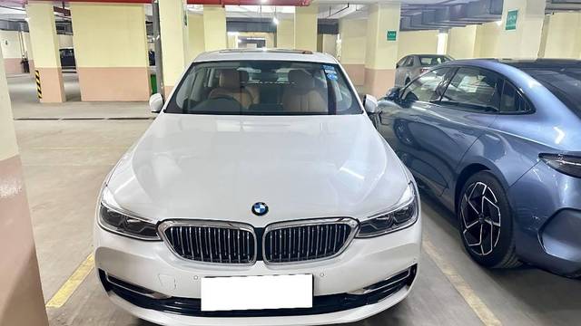 https://images10.gaadi.com/usedcar_image/4146854/original/processed_2b2e73b0-991a-4ce4-a394-7da6a290ad08.jpg?imwidth=6402