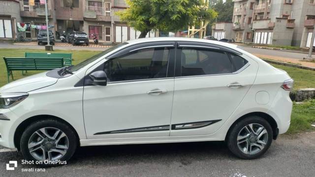 https://images10.gaadi.com/usedcar_image/4146891/original/processed_0a585345-abac-4882-8bd5-c7ffa34ab3cb.jpg?imwidth=6402