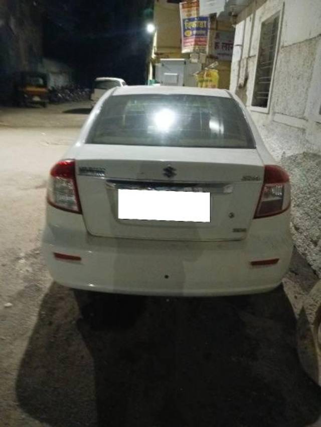 https://images10.gaadi.com/usedcar_image/4146917/original/processed_cefd417d-8586-4657-bb1a-66a7cc4be0c6.jpg?imwidth=6400