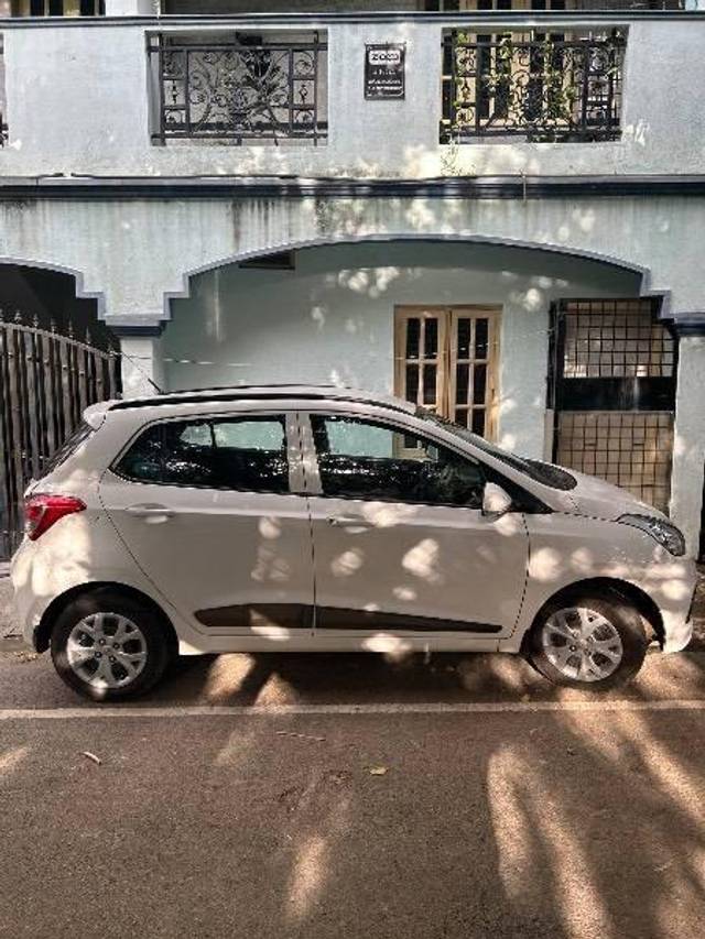 https://images10.gaadi.com/usedcar_image/4146949/original/processed_35fec6a2-67d8-46c4-8090-1acfd9b1bc16.jpg?imwidth=6401