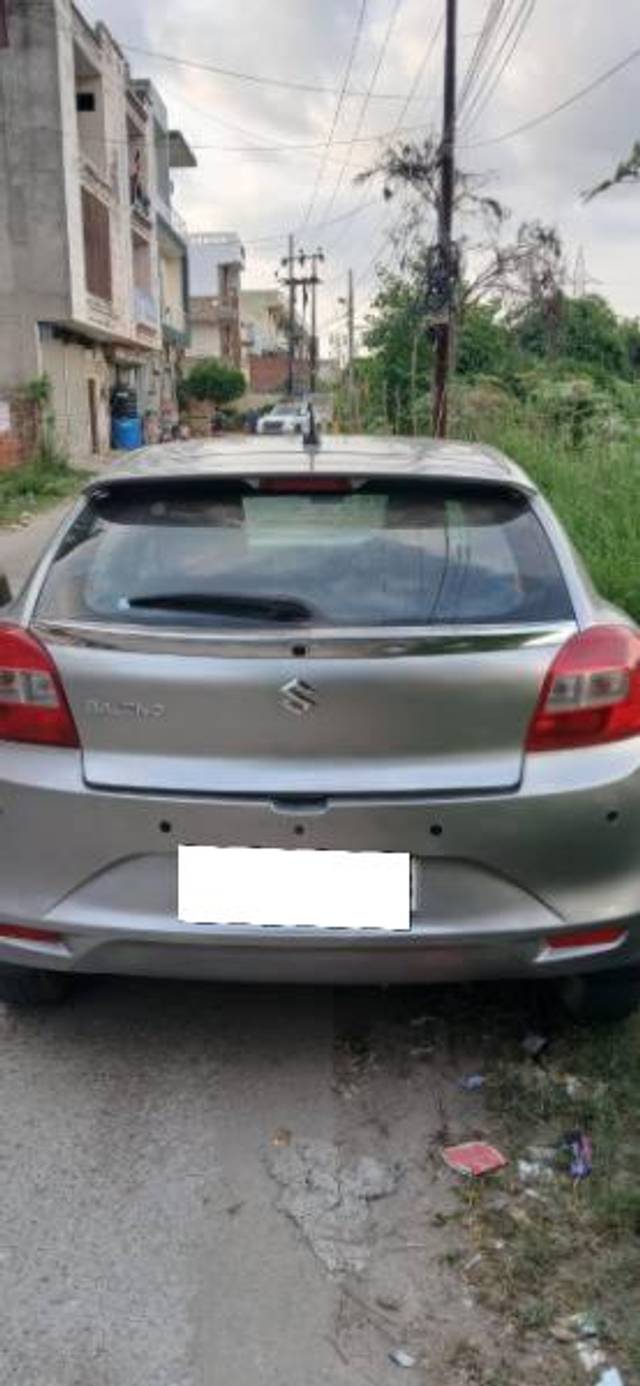 https://images10.gaadi.com/usedcar_image/4147003/original/processed_303172c3-938b-49f0-86a9-76041eeafa48.jpg?imwidth=6402