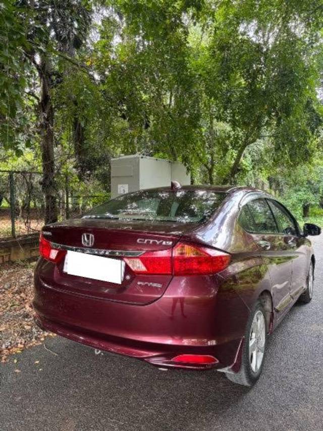 https://images10.gaadi.com/usedcar_image/4147006/original/processed_1495af94-c62a-498e-bae6-a7f6d9cc1583.jpeg?imwidth=6401