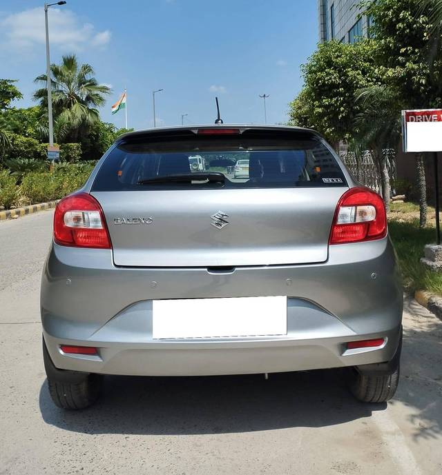 https://images10.gaadi.com/usedcar_image/4147160/original/processed_419e9f08b3159f033744b4d8eeea3a88.jpg?imwidth=6402