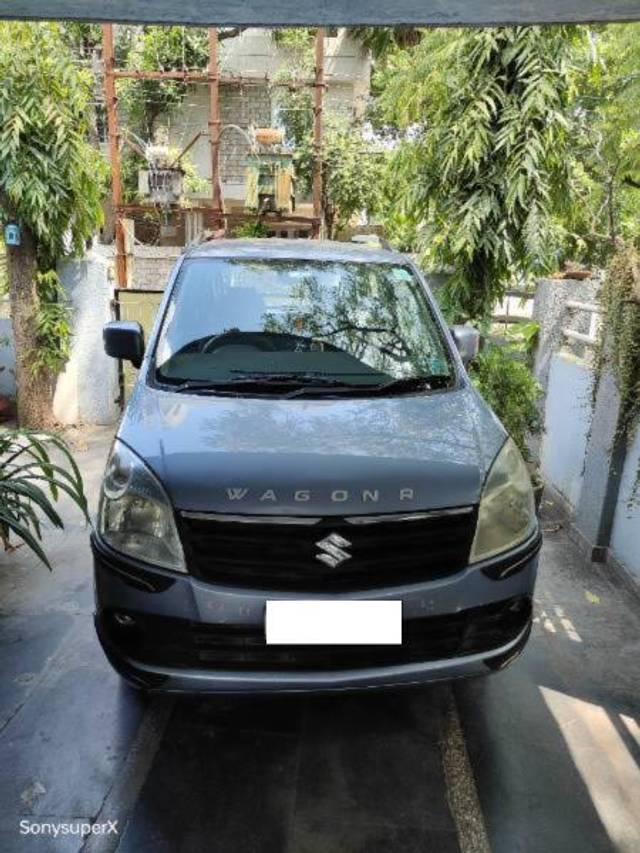 https://images10.gaadi.com/usedcar_image/4147172/original/processed_4812ec8a-077c-4252-952d-1038ac489efc.jpg?imwidth=6400