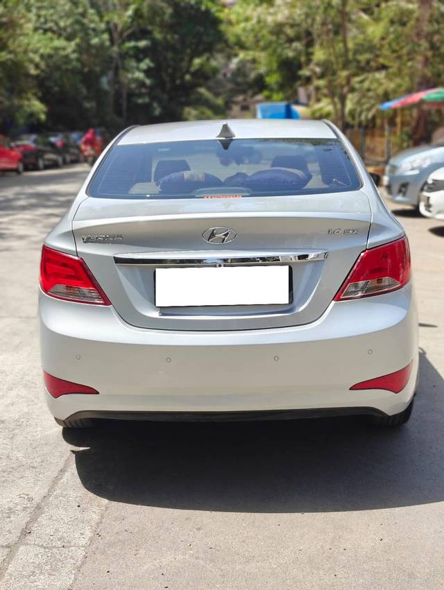 https://images10.gaadi.com/usedcar_image/4147178/original/processed_2ac14edaa7bcda71eee14fea8374e16d.jpg?imwidth=6402