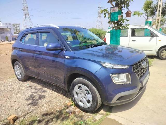 https://images10.gaadi.com/usedcar_image/4147191/original/processed_31b721e9-9ecf-4245-8a73-dea32d8a2c93.jpg?imwidth=6400