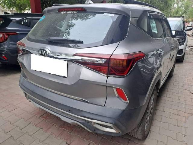 https://images10.gaadi.com/usedcar_image/4147217/original/processed_fd17b0f1-be05-46cc-aaec-be6b054c2611.jpg?imwidth=6400