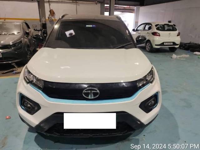 https://images10.gaadi.com/usedcar_image/4147255/original/processed_5428ffb0-1329-4f67-8cb1-9b3988e2dea5.jpeg?imwidth=6400