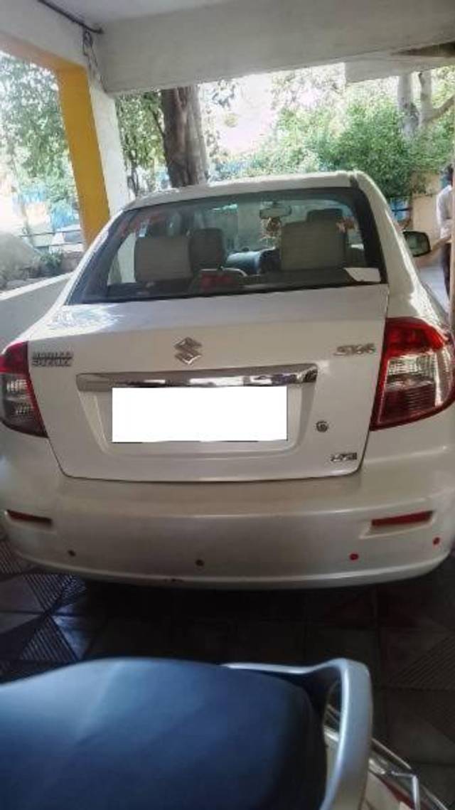 https://images10.gaadi.com/usedcar_image/4147579/original/processed_975fe737-5377-4b1e-8516-ebe1ce59bbbd.jpg?imwidth=6401