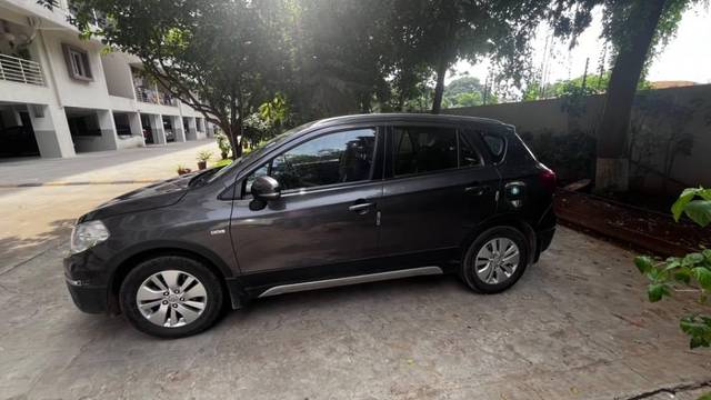 https://images10.gaadi.com/usedcar_image/4147911/original/processed_ec2adea4-6dce-41cd-9150-97738188532f.jpeg?imwidth=6402