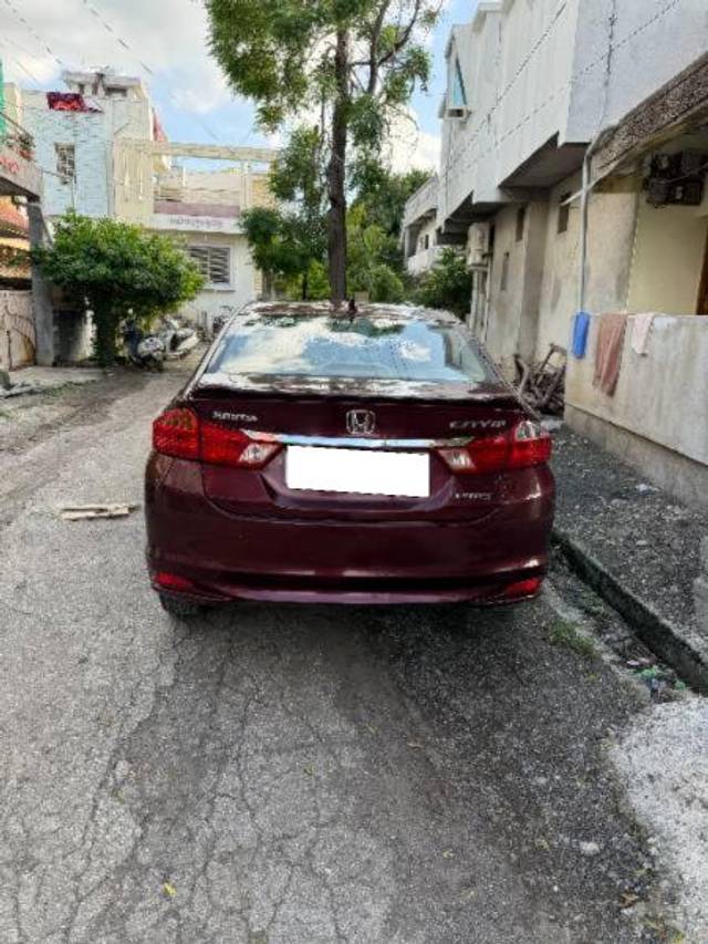 https://images10.gaadi.com/usedcar_image/4148108/original/processed_b842fe63-0294-4d39-9fb3-a6fdc8dab7cb.jpg?imwidth=6401