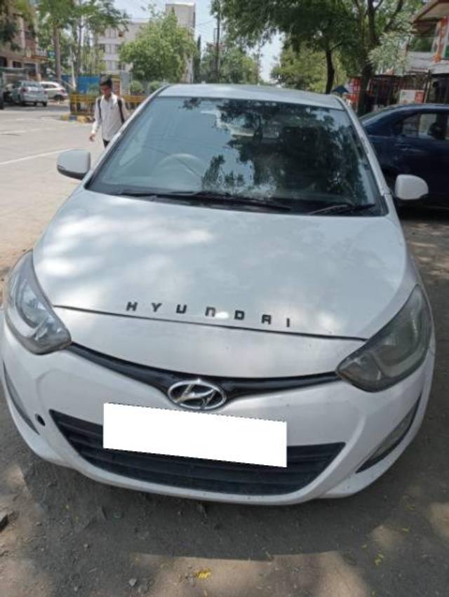 https://images10.gaadi.com/usedcar_image/4148190/original/processed_75c306e4-5d7c-42d0-9972-d0b8e618d791.jpg?imwidth=6401