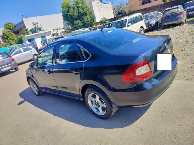 https://images10.gaadi.com/usedcar_image/4148231/original/processed_4c274106-08ff-454a-9b63-fa1fe2274432.jpeg?imwidth=6402