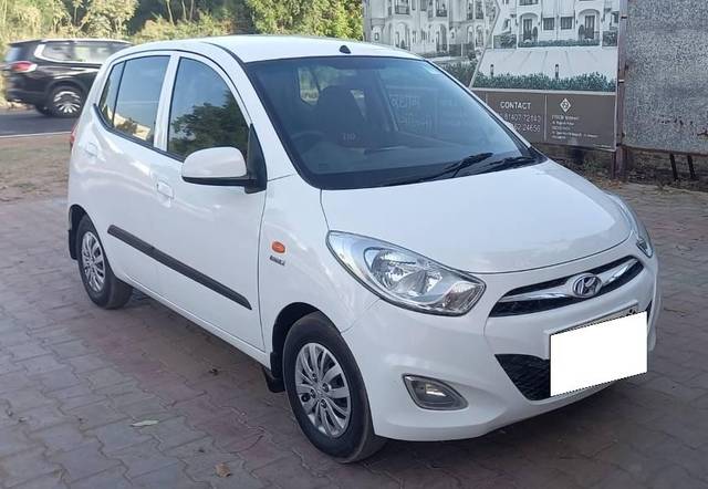 https://images10.gaadi.com/usedcar_image/4148333/original/processed_82713951-cf5e-41a8-bd67-1523e5215285.jpg?imwidth=6400