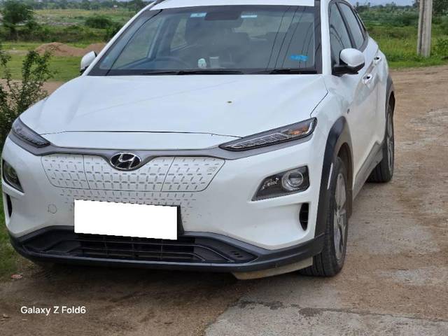 https://images10.gaadi.com/usedcar_image/4148340/original/processed_139dba02-fa23-49c6-ba2f-e10ae55e3399.jpg?imwidth=6400