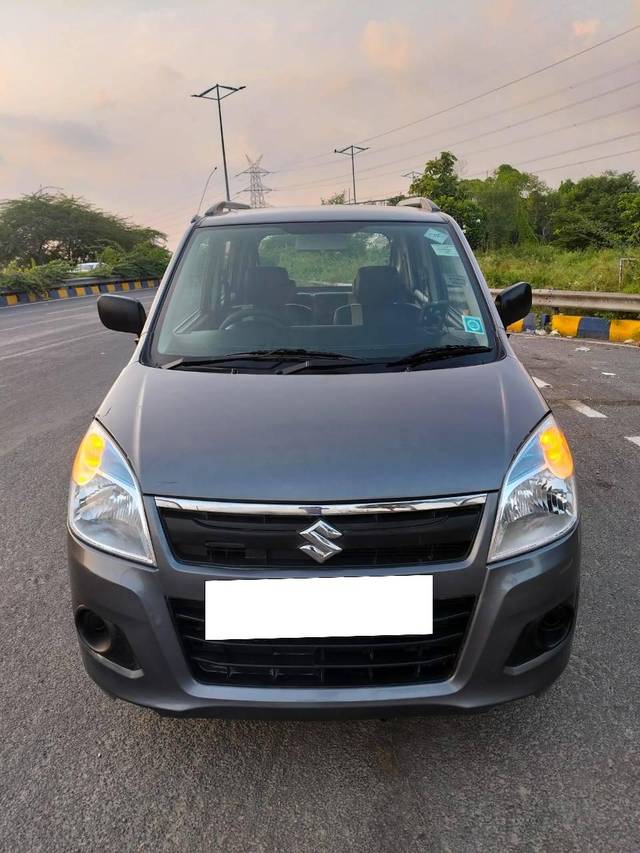 https://images10.gaadi.com/usedcar_image/4148403/original/processed_021c6b16d960a908dfe72cc2ee299509.jpg?imwidth=6400