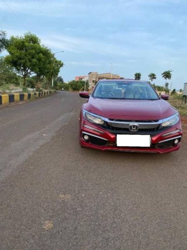 https://images10.gaadi.com/usedcar_image/4148492/original/processed_97131044-3854-4aa3-b23d-846939d4512c.jpg?imwidth=6400