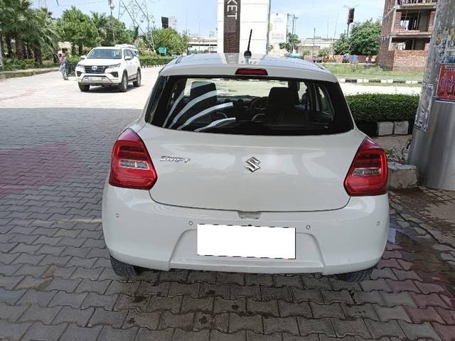 https://images10.gaadi.com/usedcar_image/4148501/original/processed_d0ab45ae-ea65-47a8-a023-d9462ff139d1.jpg?imwidth=6401