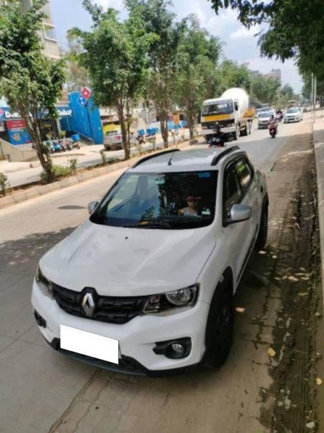 https://images10.gaadi.com/usedcar_image/4148966/original/processed_3606261d-8853-4840-9edb-39dd0df65777.jpeg?imwidth=6402