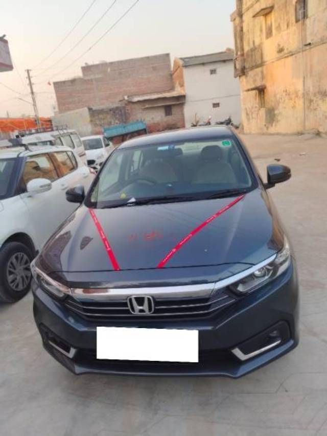 https://images10.gaadi.com/usedcar_image/4149029/original/processed_94666d4b-5ed4-4a03-8507-93e7fda10946.jpg?imwidth=6400