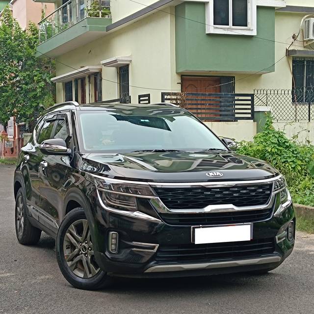 https://images10.gaadi.com/usedcar_image/4149154/original/processed_f65940fd824370c10c22dc9f8f959021.jpg?imwidth=6400