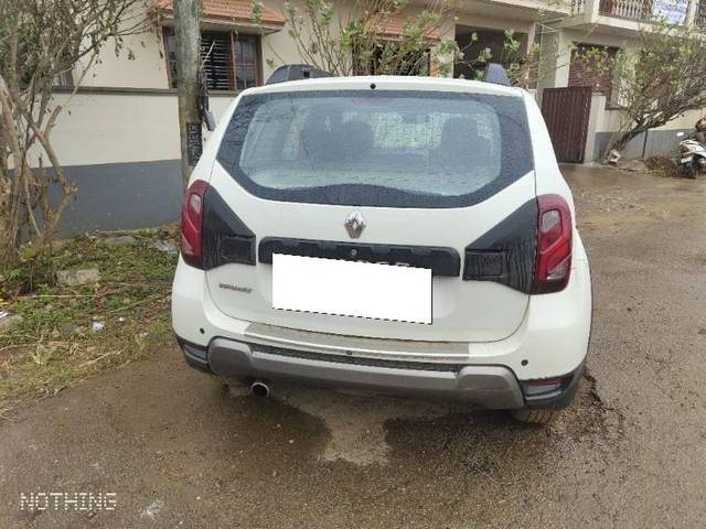 https://images10.gaadi.com/usedcar_image/4149333/original/processed_c3f48687-4f91-46d8-ae5c-df6dafbf0595.jpg?imwidth=6401