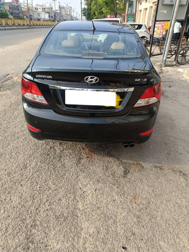 https://images10.gaadi.com/usedcar_image/4149340/original/processed_8a82bc1b3c43ed52d6345d6818a88f56.jpg?imwidth=6401