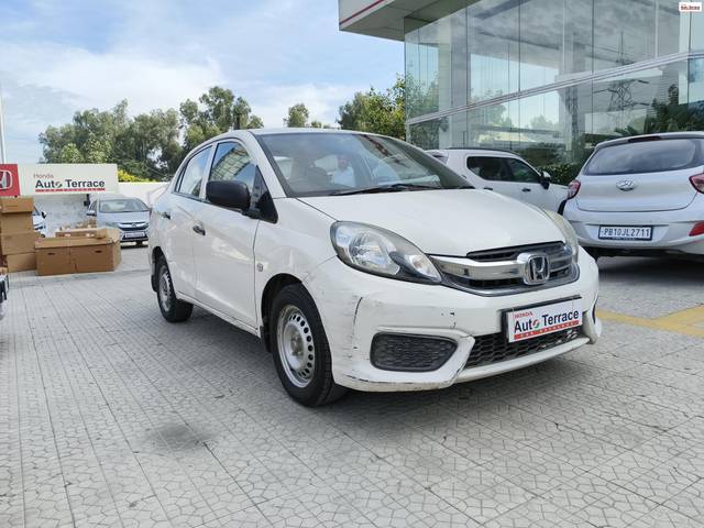 https://images10.gaadi.com/usedcar_image/4149347/original/aff1f8b83c5f17f13488b090fe2b9bef.jpg?imwidth=6400