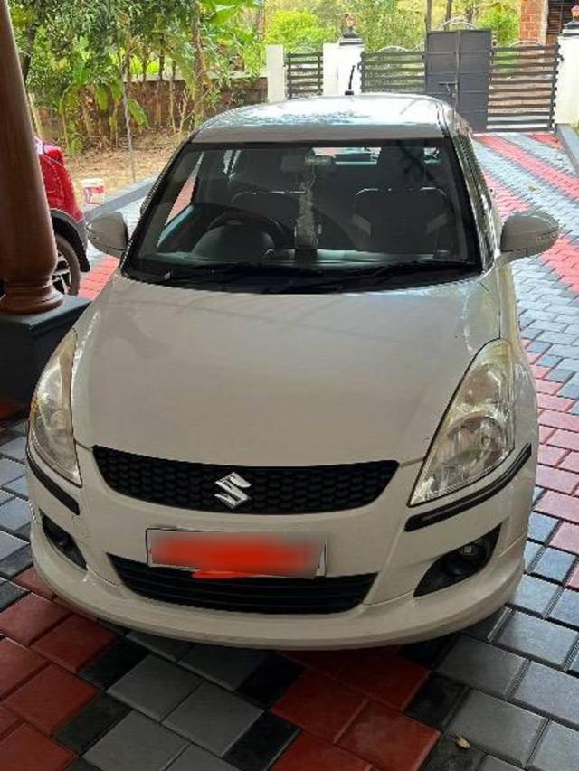 https://images10.gaadi.com/usedcar_image/4149355/original/processed_74ed0499-3af0-4e07-ace6-a3c99b228a3e.jpeg?imwidth=6400