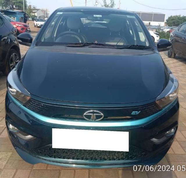 https://images10.gaadi.com/usedcar_image/4149374/original/processed_07574a28-5a4d-407d-9cc5-d2c8a8ce0423.jpg?imwidth=6402