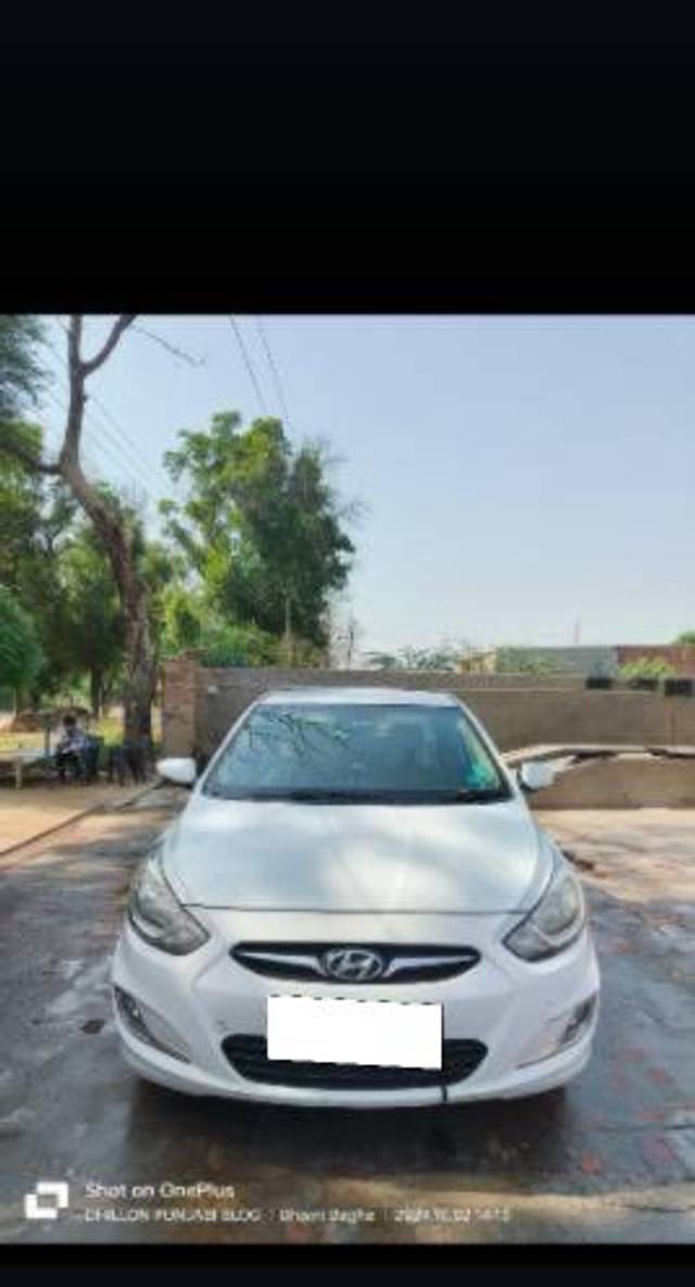 https://images10.gaadi.com/usedcar_image/4149578/original/processed_ca0622ed-6968-4dbf-83e1-3fc399f66074.jpg?imwidth=6402