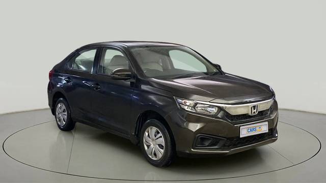 https://images10.gaadi.com/usedcar_image/4149624/original/e7f298af630013456d910106a8a95cd6.jpg?imwidth=6400