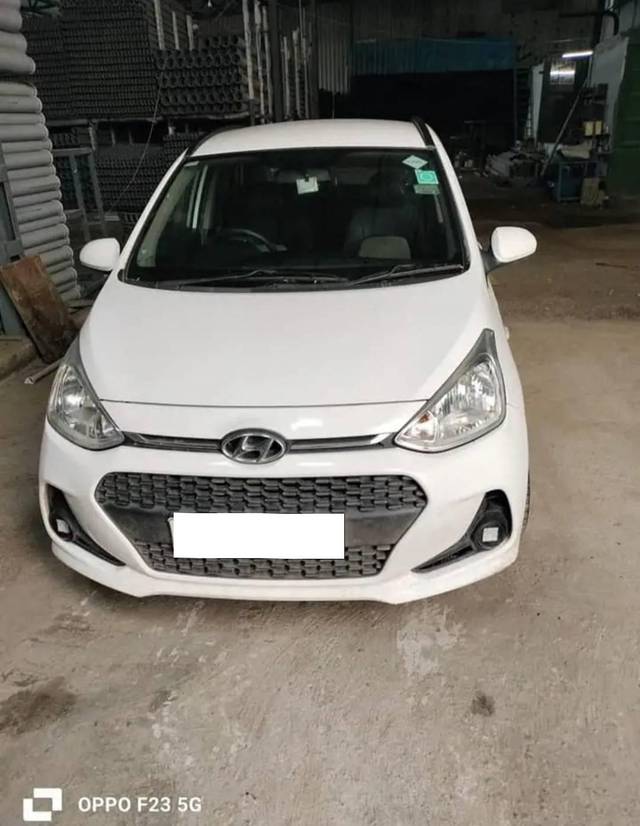 https://images10.gaadi.com/usedcar_image/4149666/original/processed_3120c8be-b12f-47f4-b70f-ea18b1993380.jpg?imwidth=6401