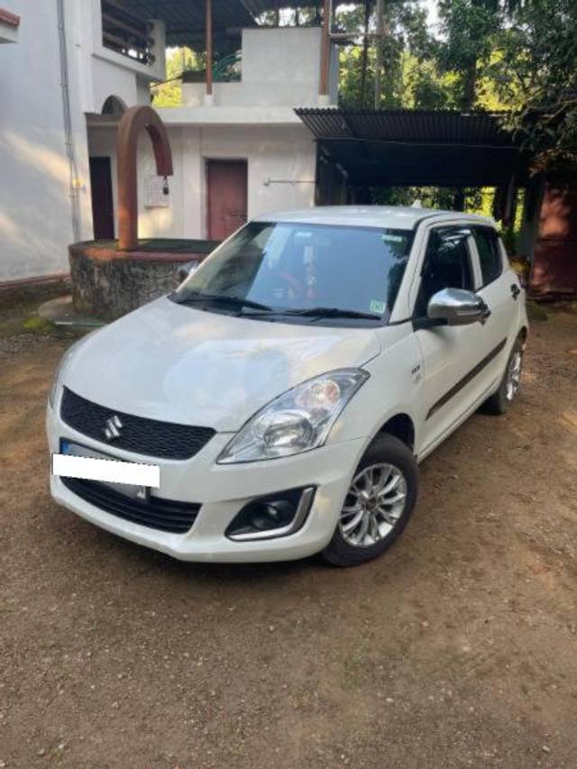 https://images10.gaadi.com/usedcar_image/4149783/original/processed_f1137fee-7b02-4260-9031-6d74ad01c56d.jpg?imwidth=6401